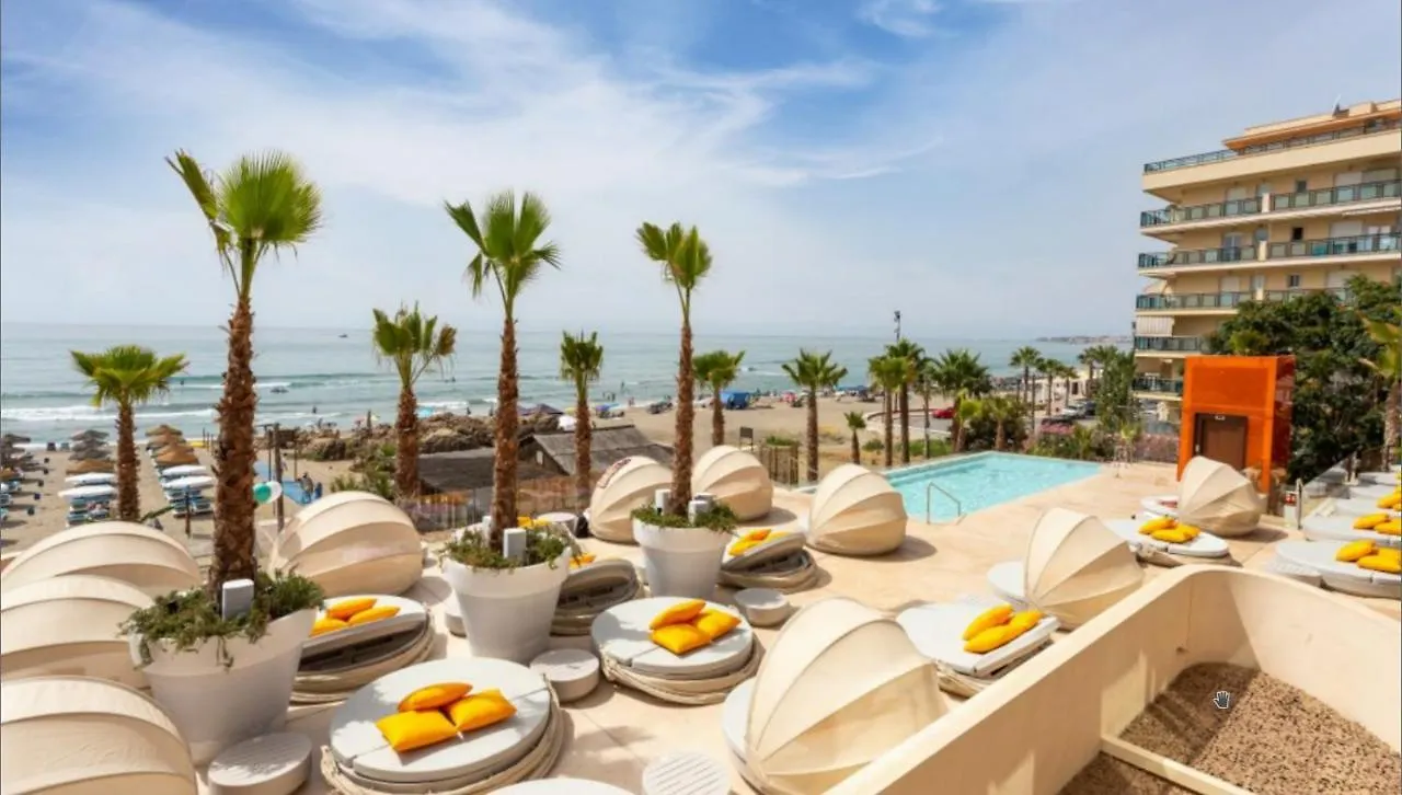 Beachfront Luxury: Fuengirola Sea View Apartment 0*,