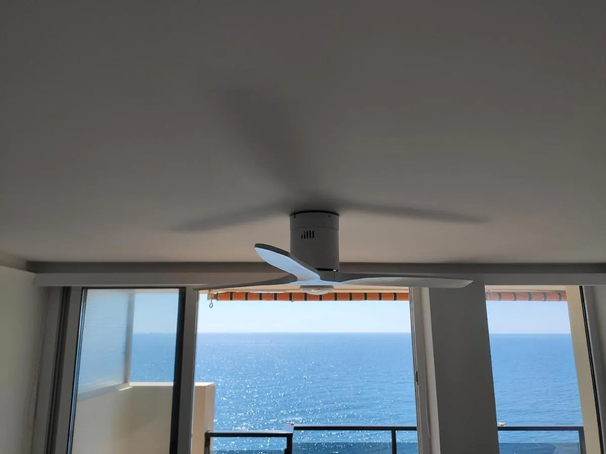 Beachfront Luxury: Fuengirola Sea View Apartment Spain